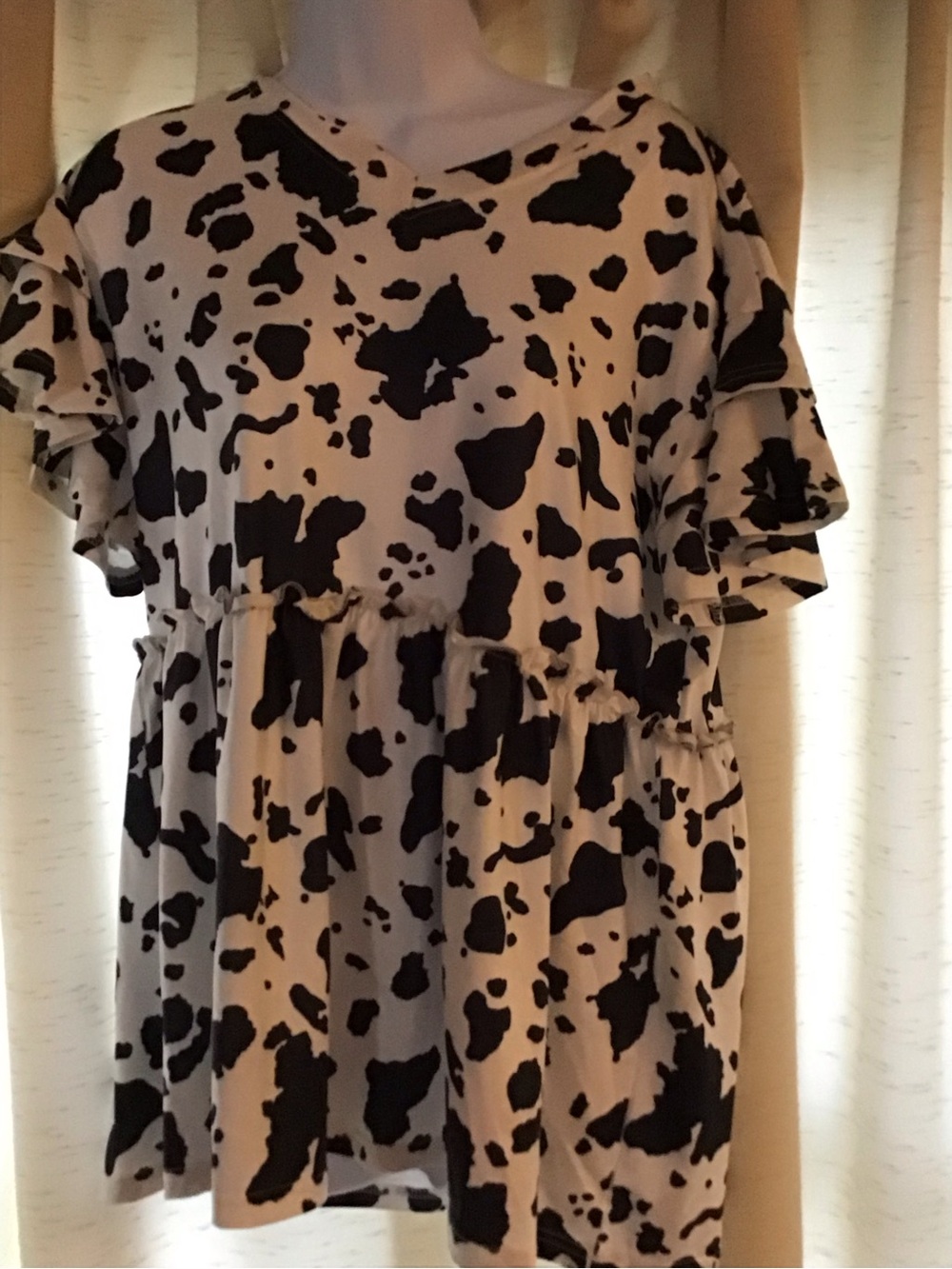 SHEIN Black and White Spotted Ruffle Sleeve Peplum Top